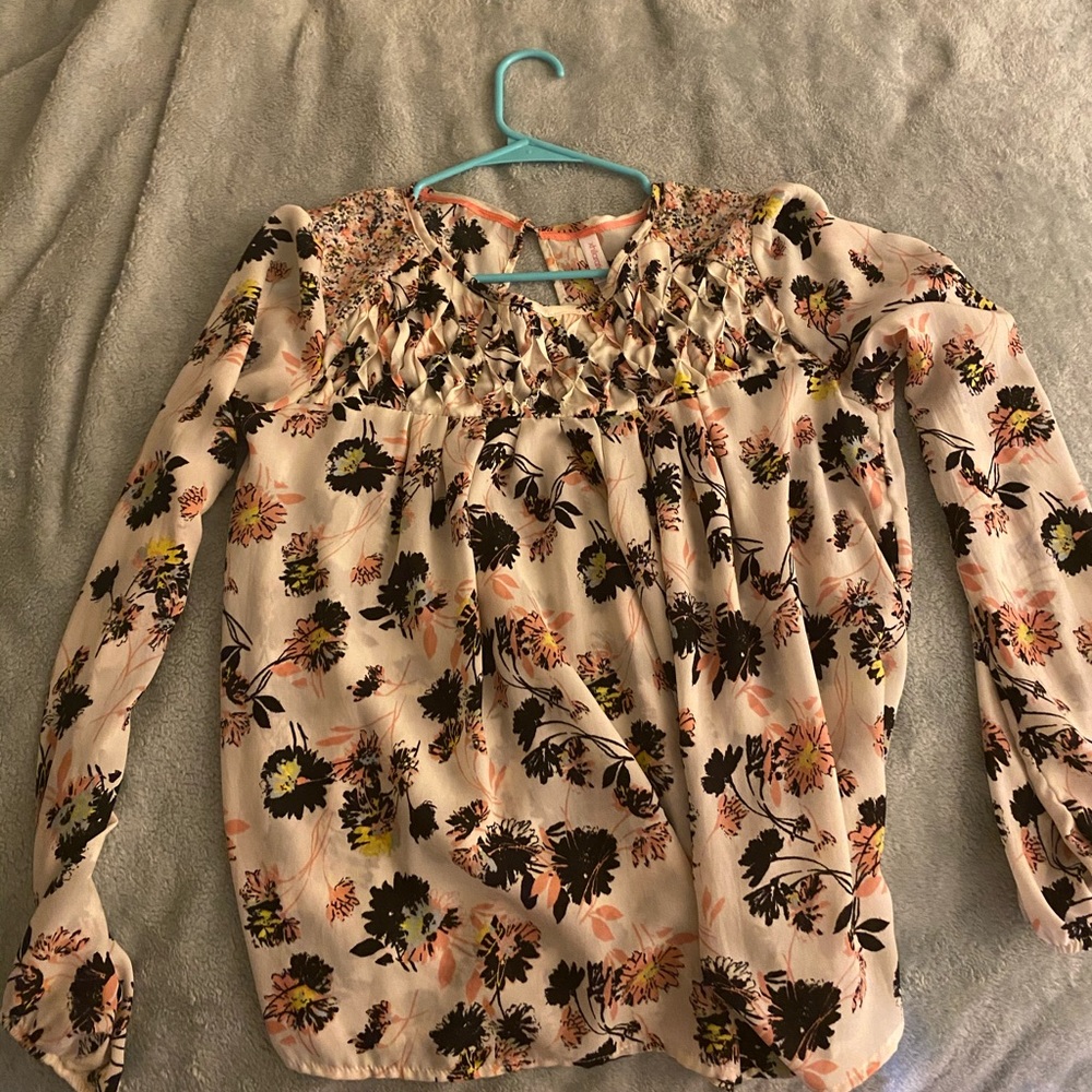 Billowy light weight long sleeved shirt